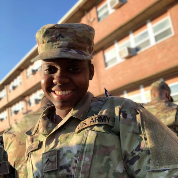 Felly Bronaugh - Poshmark Profile Picture of Felly Bronaugh (@fellybronaugh) on Poshmark