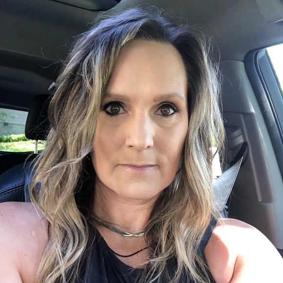 Profile Picture of Jennifer Koonce (@adrenaline471) on Poshmark