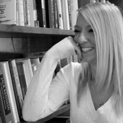 Profile Picture of A. Lynden Rolland (@AmyRolland) on Twitter