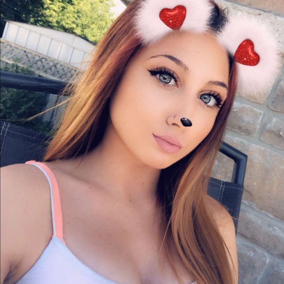 Profile Picture of Kenz Snowdon (@kenzsnowdon) on Poshmark