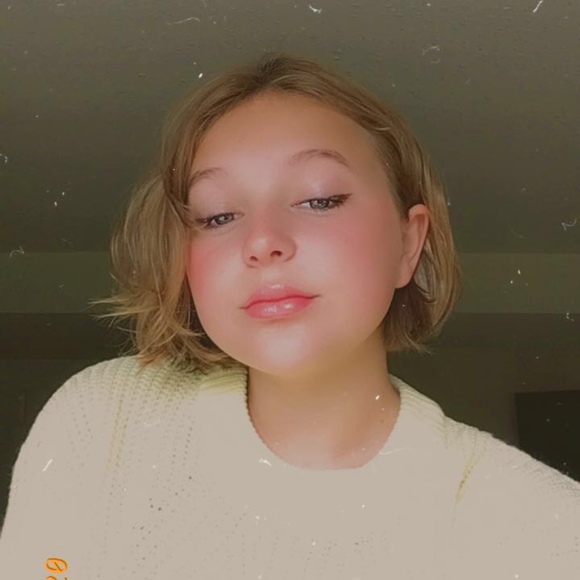 Profile Picture of Jenna Chileen (@jennac304) on Poshmark