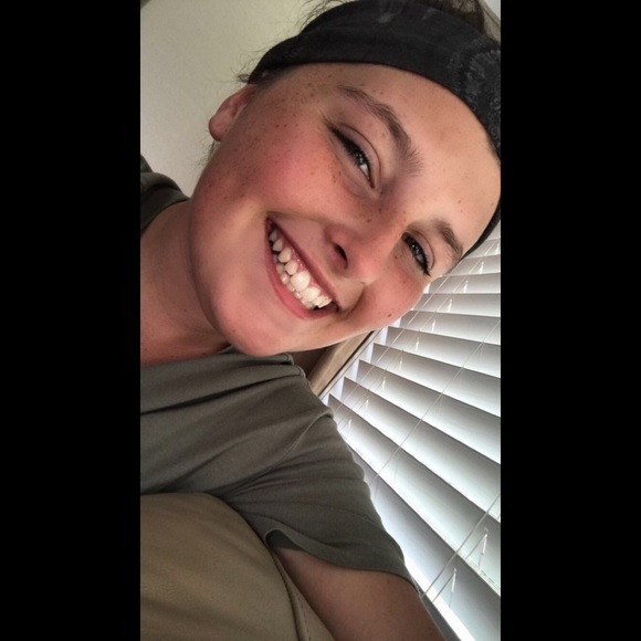 Profile Picture of Gabi Degryse (@gabidegryse) on Poshmark