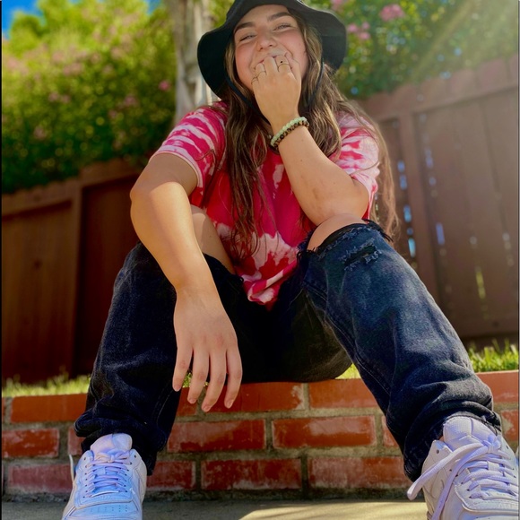 Profile Picture of Veronica Cook (@nicacook39) on Poshmark