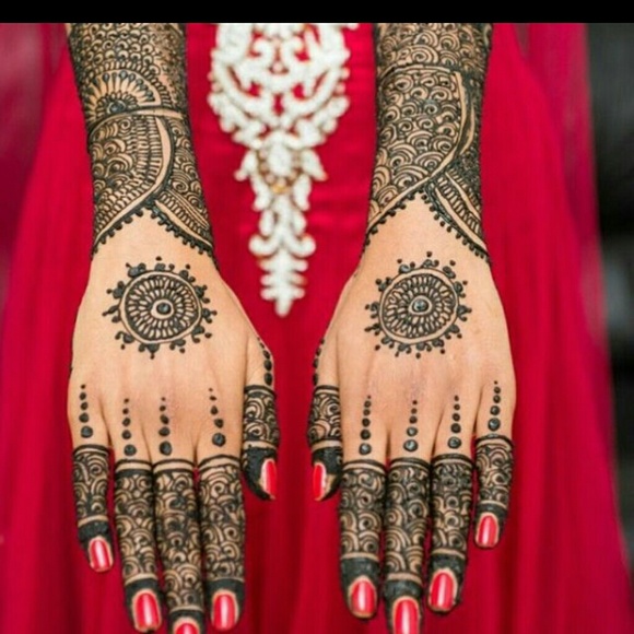 Profile Picture of Navjit Kaur (@navjit22) on Poshmark