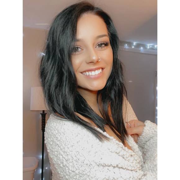 Profile Picture of Savannah Heysham (@sheysham) on Poshmark