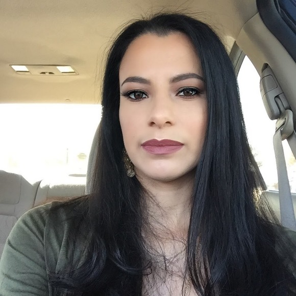Profile Picture of Lorena Franco (@lorenf24) on Poshmark