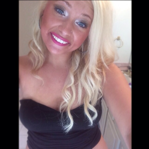 Profile Picture of Alexa Dicillo (@alexadicillo) on Poshmark