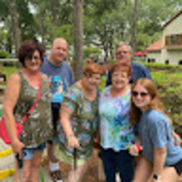 Profile Picture of Tina Holmes (@clholmes1985) on Poshmark