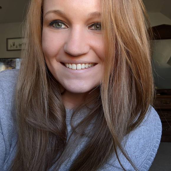 Profile Picture of Brooke Demarest (@bdemarest2) on Poshmark