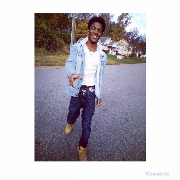 Profile Picture of Ricardo Edwards (@ricogolden) on Poshmark