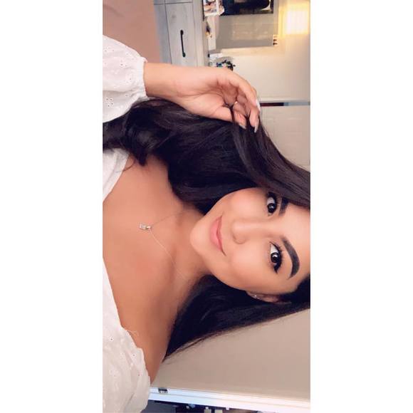 Profile Picture of Iris Collazo (@arcoiris1275) on Poshmark