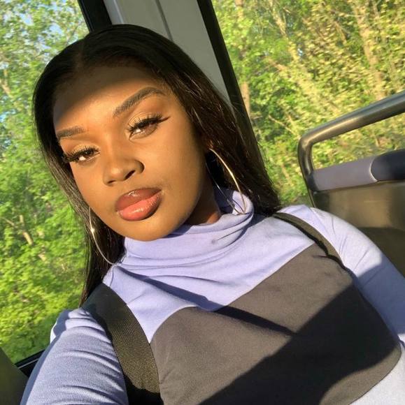 Profile Picture of Nadia Nunoo (@nadianunoo) on Poshmark