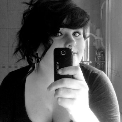 Profile Picture of Bee Hughes (@_BeeHughes_) on Twitter