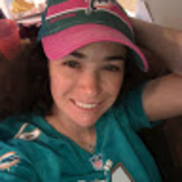 Profile Picture of Sarah Lima (@slima1313) on Poshmark