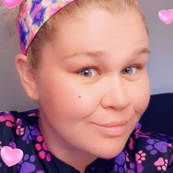 Profile Picture of Casey Scott (@paramore_rox) on Poshmark