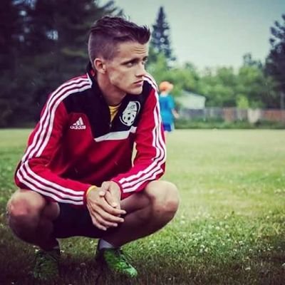 Profile Picture of Jonathan Thiessen (@Jayestee22) on Twitter