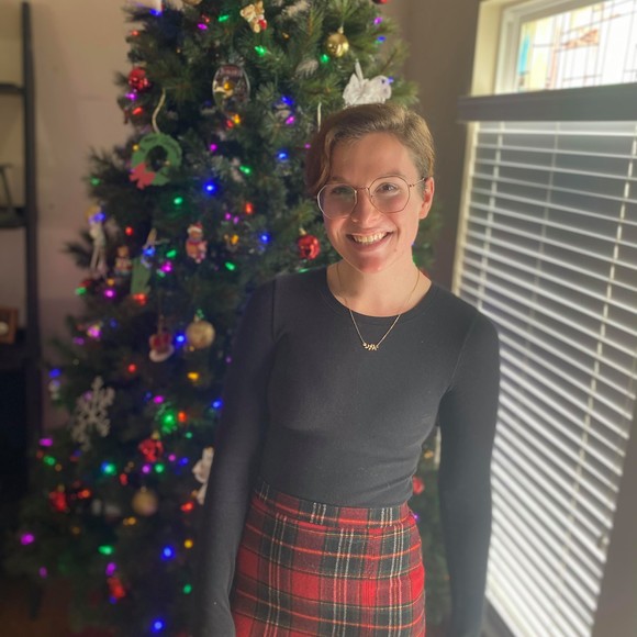 Profile Picture of Hannah Ellis (@hlellis112607) on Poshmark