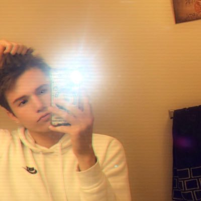 Profile Picture of Bennie Patrick Mccue (@_Mcloven_24) on Twitter