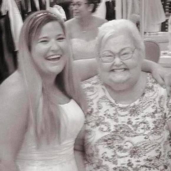 Profile Picture of Haley Hill (@hbartoe) on Poshmark