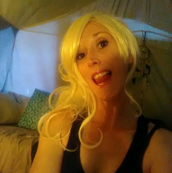 Profile Picture of Sara Lazelle (@sara_lazelle) on Poshmark