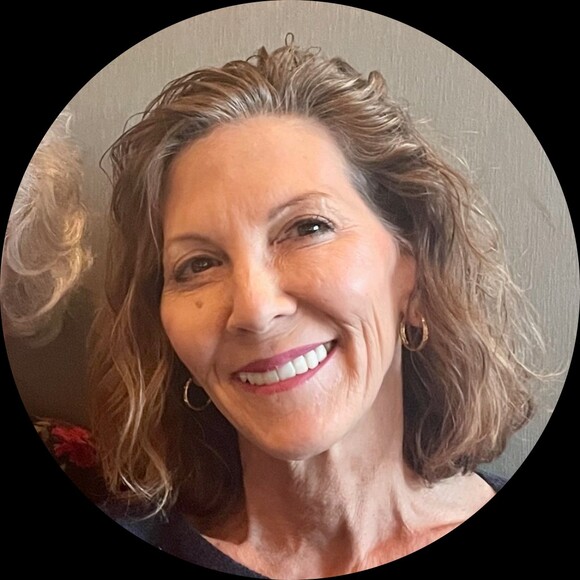 Profile Picture of Jeanne’s Closet (@jjpank63) on Poshmark