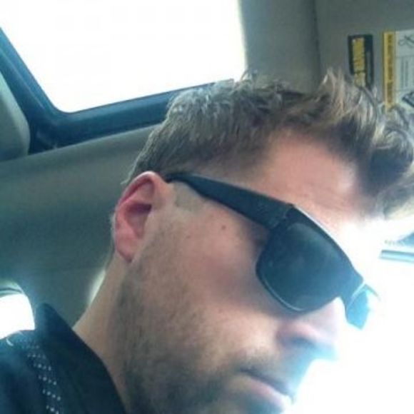Profile Picture of Alex Bright (@alexthebright1) on Poshmark