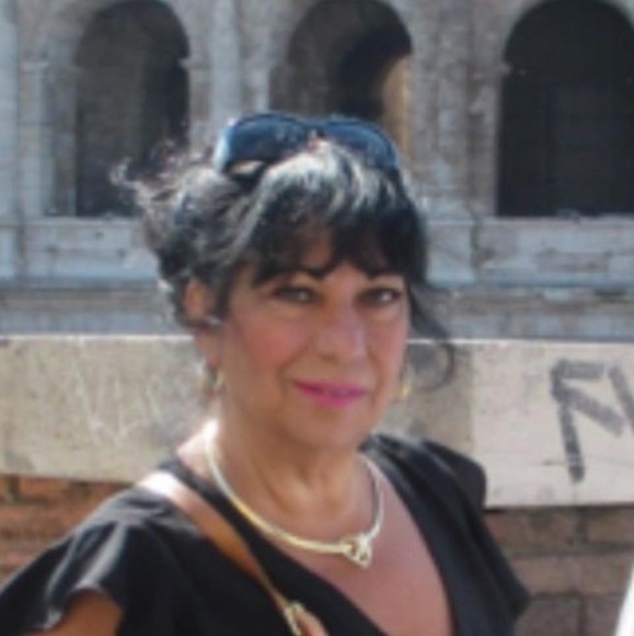 Profile Picture of Denise Tassone (@denise_tassone) on Poshmark