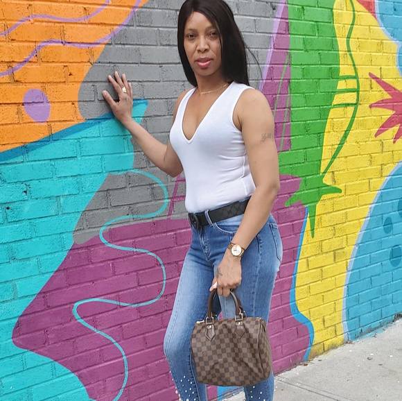 Profile Picture of Stacy Stuart (@stacystuart63) on Poshmark