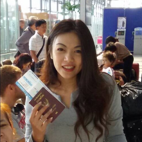 Profile Picture of Vivian Pakkawesoong (@vivianpakk) on Poshmark