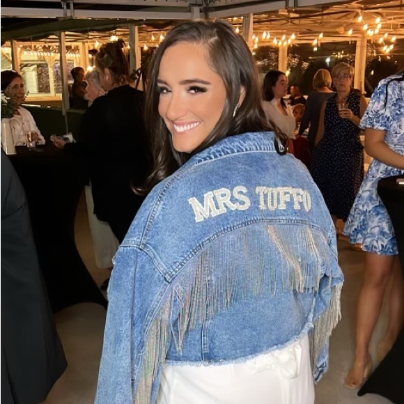 Caroline Tranford - Poshmark Profile Picture of Caroline Tranford (@caroline_tee) on Poshmark