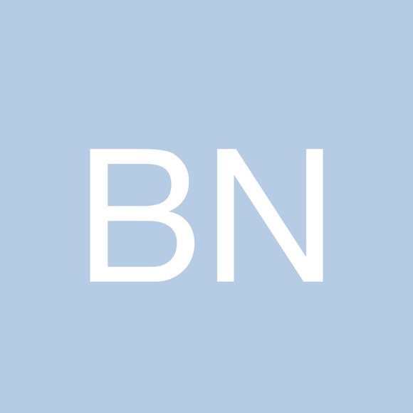 Profile Picture of Bi Nguyen (@binguyen62) on Poshmark