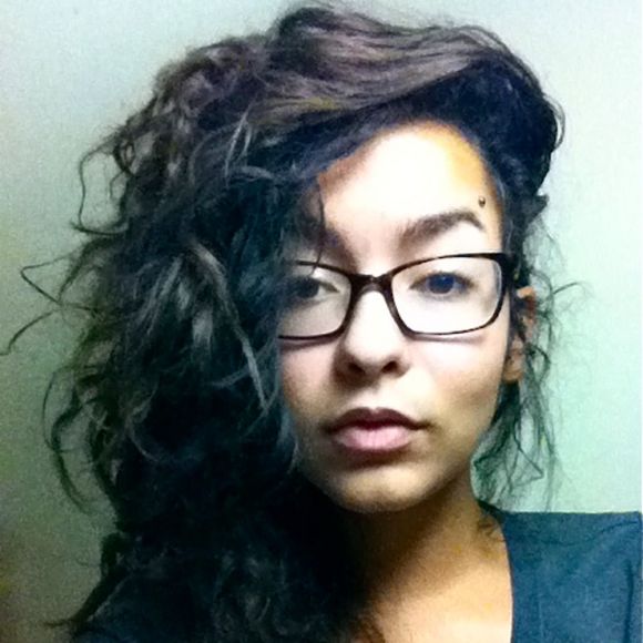 Profile Picture of Andrea Daniels (@d_3e) on Poshmark