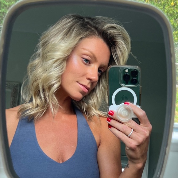 Profile Picture of Cassandra Ensinger (@cassleighx0) on Poshmark