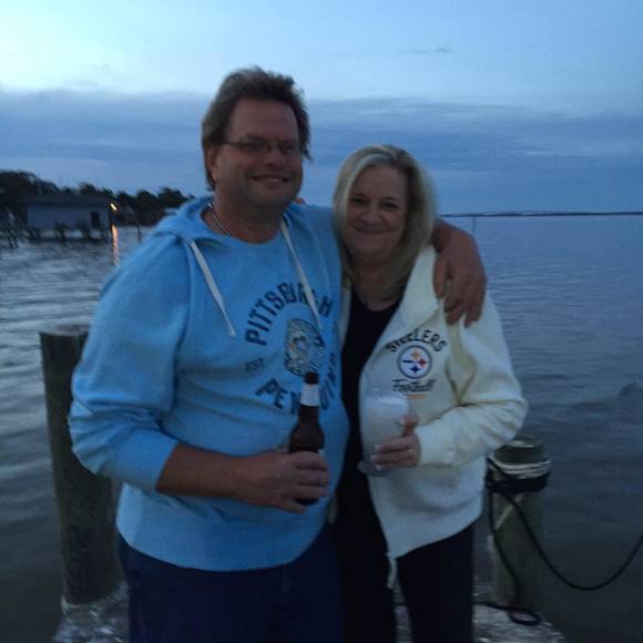 Profile Picture of Cindy Wilcox (@roscoe01) on Poshmark