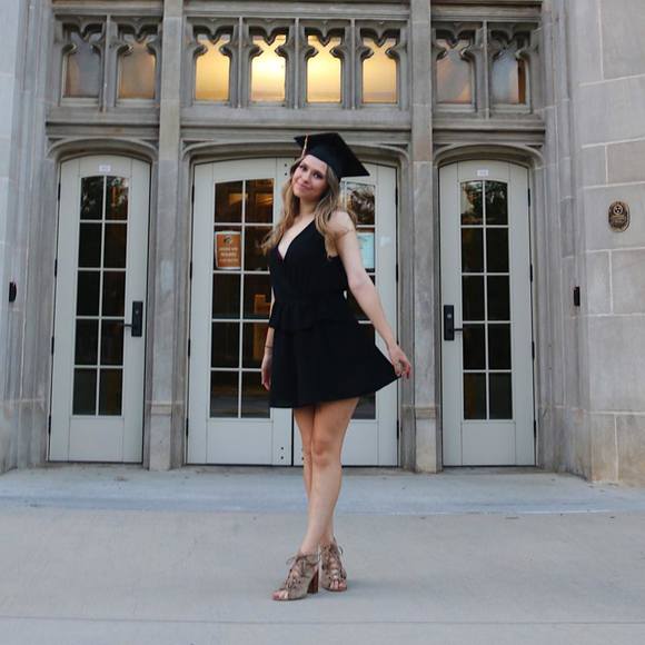 Profile Picture of Kennedy Davis (@kennedydavis187) on Poshmark