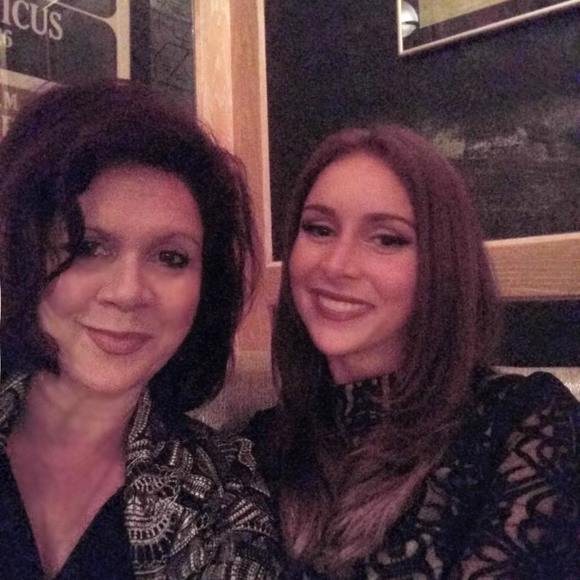 Profile Picture of Victoria Bowen (@victoriabowe308) on Poshmark