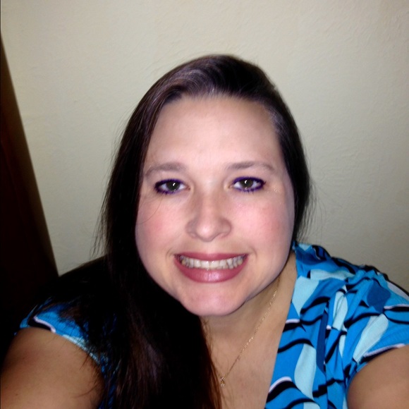 Profile Picture of Michele Frieling (@hotfinenurse) on Poshmark