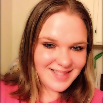 Profile Picture of Holly Durbin (@Hollydurbin1025) on Twitter