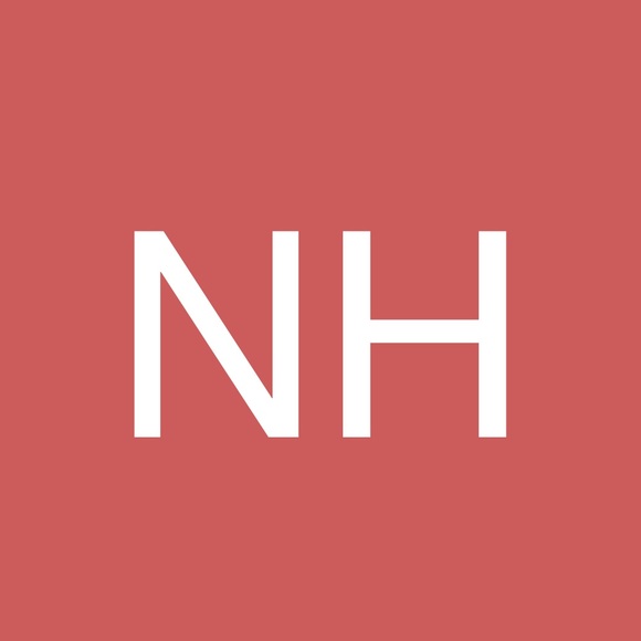Profile Picture of Nicole Huntsinger (@n_huntsinger) on Poshmark