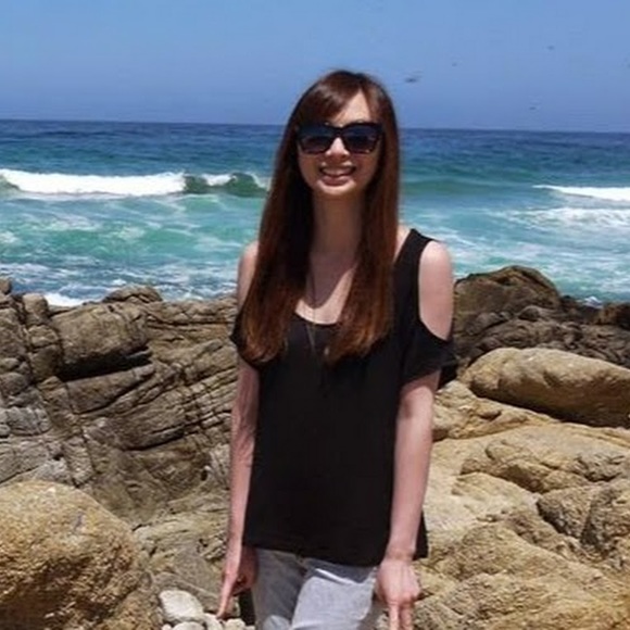 Profile Picture of Li-chen Cheng (@clichen) on Poshmark