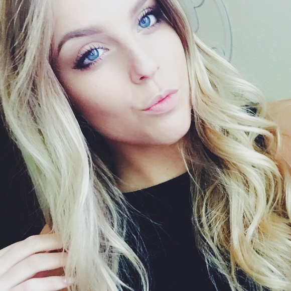 Profile Picture of Gabby Caruana (@gcaruana) on Poshmark