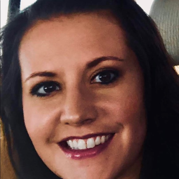 Profile Picture of Mandy Klinkhammer (@mklinkhammer) on Poshmark