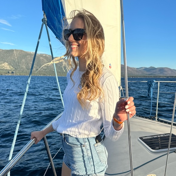 Profile Picture of Sarah Dynneson (@sarahdynneson) on Poshmark