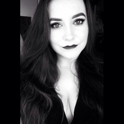Profile Picture of Lucy Helm (@lucy_helm) on Twitter