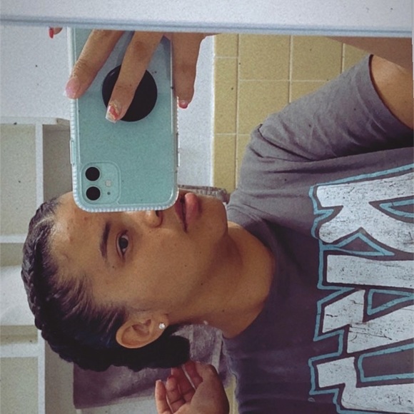 Profile Picture of Jismel Moreno (@_yllem) on Poshmark