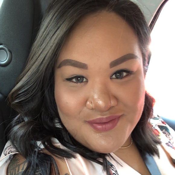 Profile Picture of Rebecca Cabana (@rebecca_cabana) on Poshmark