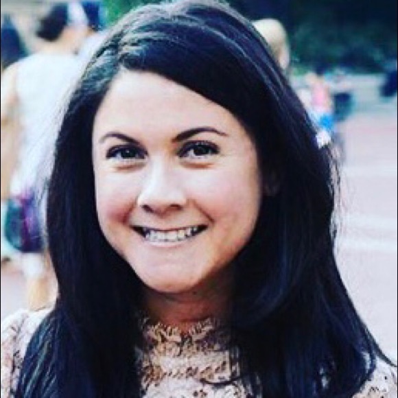 Profile Picture of Lorie Stefanelli (@loriestef) on Poshmark