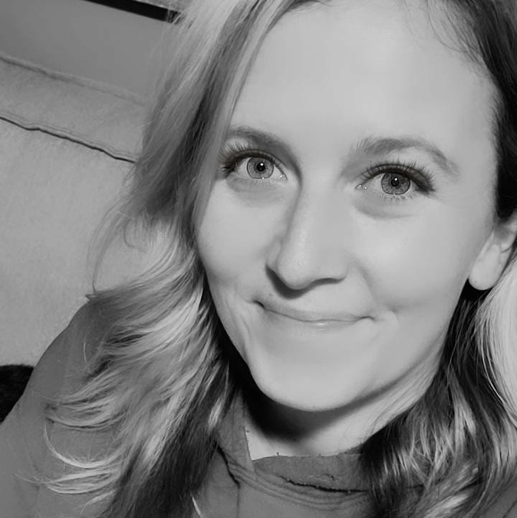 Profile Picture of Jen Cadran (@jencadran) on Poshmark