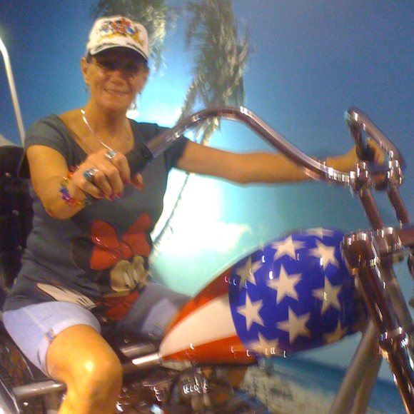 Profile Picture of Rhonda Dixon (@southernbreeze) on Poshmark