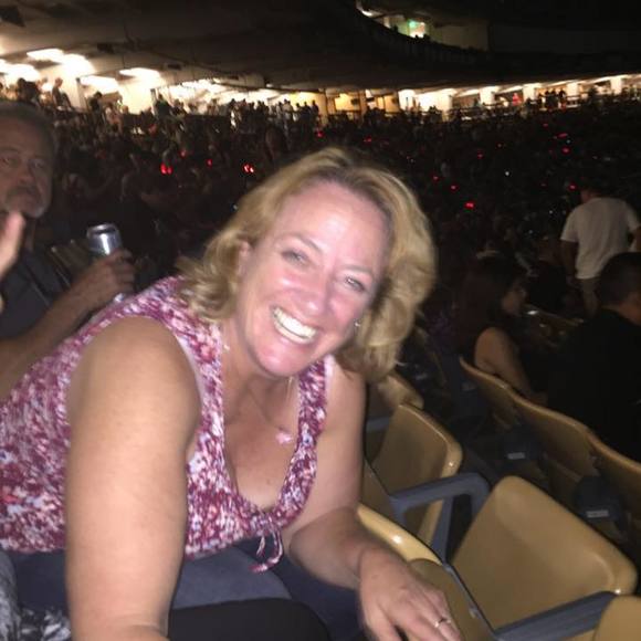 Profile Picture of Marsha Mcfayden (@bchkissed) on Poshmark